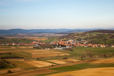 Vue aérienne de Champs agricoles et terres agricoles à Kirrwiller dans le département Bas Rhin, France