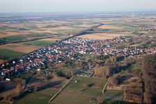 Quartier Schaidt in Wörth am Rhein dans le département Rhénanie-Palatinat, Allemagne du point de vue du drone