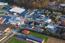 Photographie aérienne de Zone industrielle de Gäxwald avec REHA med à Herxheim bei Landau dans le département Rhénanie-Palatinat, Allemagne