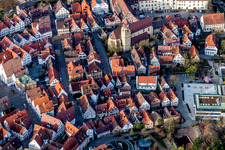 Vue aérienne de Église de la ville dans la vieille ville - Centre du centre-ville à Leonberg dans le département Bade-Wurtemberg, Allemagne