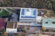 Vue aérienne de École August Lämmle à le quartier Ramtel in Leonberg dans le département Bade-Wurtemberg, Allemagne