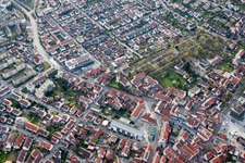 Vue aérienne de Vue des rues et des maisons dans les quartiers résidentiels à Gerlingen dans le département Bade-Wurtemberg, Allemagne