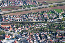 Vue aérienne de Rue Wimpfener à le quartier Zuffenhausen in Stuttgart dans le département Bade-Wurtemberg, Allemagne