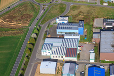 Vue aérienne de Sanitätshaus Römer GmbH & Co. KG et Inplan-Ingenieurtechnik Dipl. Ing. Jürgen Peters GmbH & Co. KG à Herxheim bei Landau dans le département Rhénanie-Palatinat, Allemagne
