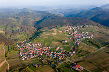 Quartier Gleishorbach in Gleiszellen-Gleishorbach dans le département Rhénanie-Palatinat, Allemagne d'en haut