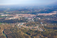 Pirmasens dans le département Rhénanie-Palatinat, Allemagne depuis l'avion