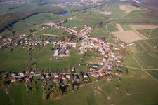 Champs agricoles et terres arables à Macheren dans le département Moselle, France