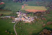 Vue aérienne de Saint-Marcel dans le département Ardennes, France
