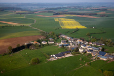 Vue aérienne de Flaignes-Havys dans le département Ardennes, France