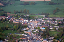 Origny-en-Thiérache dans le département Aisne, France d'en haut