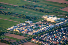 Vue aérienne de Anneau commercial à le quartier Mörsch in Rheinstetten dans le département Bade-Wurtemberg, Allemagne
