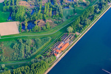 Musée de la briqueterie de Sondernheim sur le barrage du Rhin à Germersheim dans le département Rhénanie-Palatinat, Allemagne d'en haut