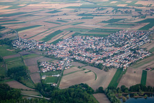 Quartier Mechtersheim in Römerberg dans le département Rhénanie-Palatinat, Allemagne hors des airs