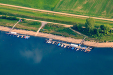 Vue aérienne de Embarcadère de l'association de voile SVM Mannheim eV et de l'association de voile Worms à Otterstadt Althrein à Otterstadt dans le département Rhénanie-Palatinat, Allemagne