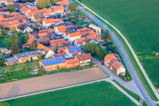 Brehmstr à le quartier Minderslachen in Kandel dans le département Rhénanie-Palatinat, Allemagne d'en haut