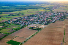 Vue aérienne de Nouvelle zone de développement Im Holderbusch en cours de développement à Minfeld dans le département Rhénanie-Palatinat, Allemagne