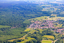 Vue aérienne de Vue du village depuis l'ouest à Scheibenhardt dans le département Rhénanie-Palatinat, Allemagne