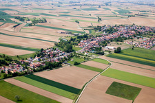 Niederlauterbach dans le département Bas Rhin, France d'un drone