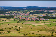 Vue aérienne de Quartier Pfinzweiler in Straubenhardt dans le département Bade-Wurtemberg, Allemagne