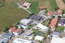 Vue oblique de Zone commerciale Im Schwarzenbusch à le quartier Pfaffenrot in Marxzell dans le département Bade-Wurtemberg, Allemagne