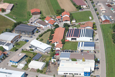 Zone commerciale Im Schwarzenbusch à le quartier Pfaffenrot in Marxzell dans le département Bade-Wurtemberg, Allemagne d'en haut