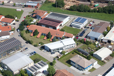 Zone commerciale Im Schwarzenbusch à le quartier Pfaffenrot in Marxzell dans le département Bade-Wurtemberg, Allemagne vue d'en haut
