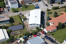 Vue aérienne de Zone commerciale Im Schwarzenbusch à le quartier Pfaffenrot in Marxzell dans le département Bade-Wurtemberg, Allemagne