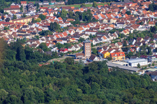 Vue aérienne de Gratte-ciel Ludovici à Jockgrim dans le département Rhénanie-Palatinat, Allemagne