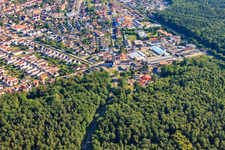 Vue aérienne de Gratte-ciel Ludovici à Jockgrim dans le département Rhénanie-Palatinat, Allemagne