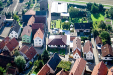 Brehmstr à le quartier Minderslachen in Kandel dans le département Rhénanie-Palatinat, Allemagne vue du ciel