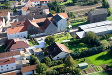 Brehmstr à le quartier Minderslachen in Kandel dans le département Rhénanie-Palatinat, Allemagne vu d'un drone