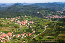Vue aérienne de Gleishorbach, Gleiszellen, Klingenmünster, Château de Landeck à le quartier Gleiszellen in Gleiszellen-Gleishorbach dans le département Rhénanie-Palatinat, Allemagne