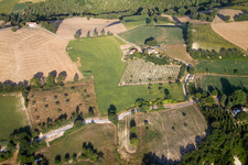 Isola di Fano dans le département Les Marches, Italie vu d'un drone