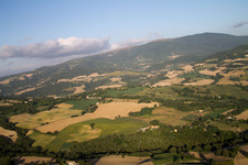 Vue aérienne de Isola di Fano dans le département Les Marches, Italie
