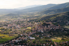 Vue oblique de Poggiolo dans le département Toscane, Italie