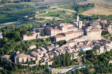 Montepulciano dans le département Siena, Italie vue d'en haut