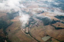 Vue aérienne de Vergelle dans le département Toscane, Italie
