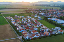 Vue aérienne de Nouvelle zone de développement Siedlerweg Brotäcker à Steinweiler dans le département Rhénanie-Palatinat, Allemagne
