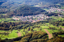 Quartier Stein in Gossersweiler-Stein dans le département Rhénanie-Palatinat, Allemagne hors des airs