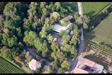 Locaux de l'entreprise SEKA Schutzbelüftung GmbH avec halls, bâtiments d'entreprise et installations de production à le quartier Wollmesheim in Landau in der Pfalz dans le département Rhénanie-Palatinat, Allemagne depuis l'avion