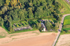 Vue aérienne de Cimetière à Barbelroth dans le département Rhénanie-Palatinat, Allemagne