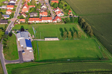 Vue aérienne de Dierbachhalle et terrains de sport à Dierbach dans le département Rhénanie-Palatinat, Allemagne