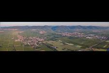 Vue aérienne de Perspective panoramique Edesheim et Edenkoben à Edenkoben dans le département Rhénanie-Palatinat, Allemagne