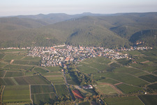 Vue oblique de Quartier Königsbach in Neustadt an der Weinstraße dans le département Rhénanie-Palatinat, Allemagne