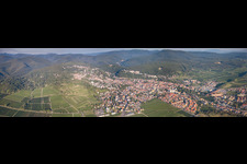 Vue aérienne de Panorama de la région et des environs à le quartier Seebach in Bad Dürkheim dans le département Rhénanie-Palatinat, Allemagne