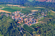 Battenberg dans le département Rhénanie-Palatinat, Allemagne depuis l'avion