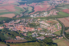Vue aérienne de Champs agricoles et surfaces utilisables à Marnheim dans le département Rhénanie-Palatinat, Allemagne