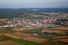 Vue oblique de Vue des rues et des maisons des quartiers résidentiels à Kirchheimbolanden dans le département Rhénanie-Palatinat, Allemagne