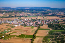 Vue aérienne de Du sud à le quartier Planig in Bad Kreuznach dans le département Rhénanie-Palatinat, Allemagne
