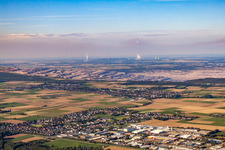 Vue aérienne de Forêt de Hambach, vue sur la mine à ciel ouvert de Hambach Etzweiler à le quartier Oberzier in Niederzier dans le département Rhénanie du Nord-Westphalie, Allemagne